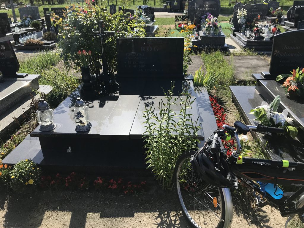 grób mamy Grażyny w Brzegu; fot. MR